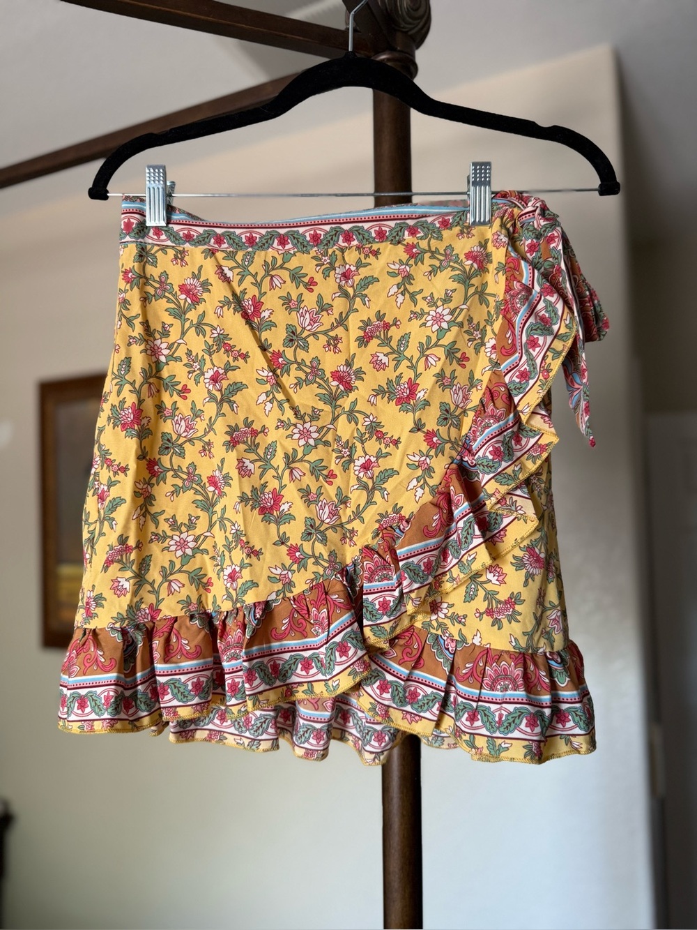 SHEIN Boho-Style Floral Ruffle Wrap Miniskirt